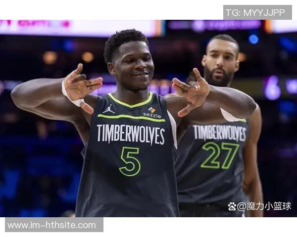 爱德华兹半场表现亮眼11投5中贡献14分1篮板1助攻1盖帽